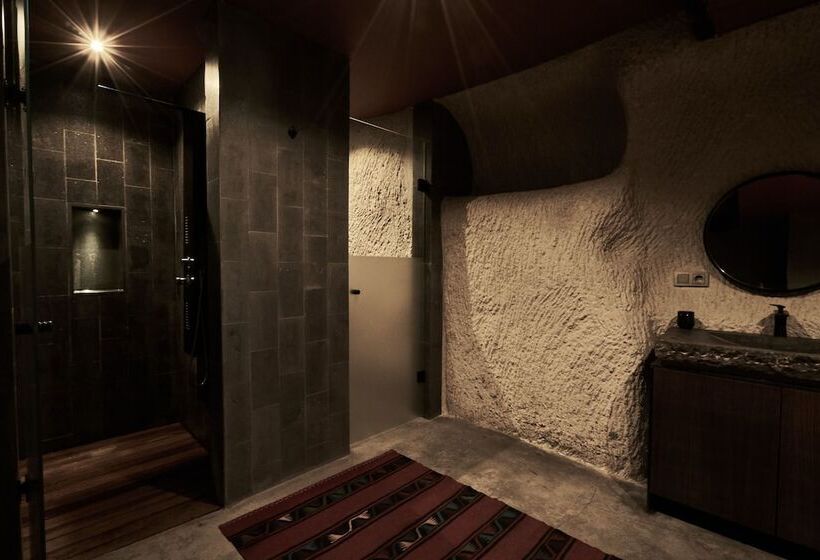 سوییت, Carus Cappadocia