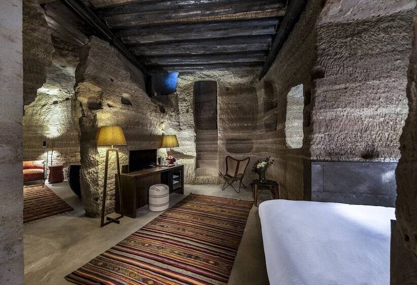 سوییت, Carus Cappadocia