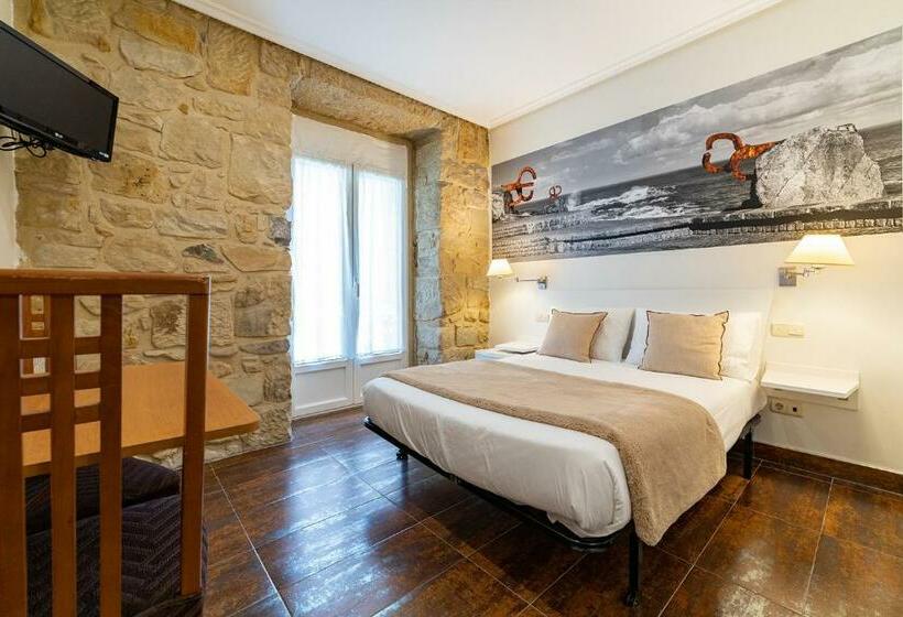 اتاق استاندارد با بالکن, Pension Aida