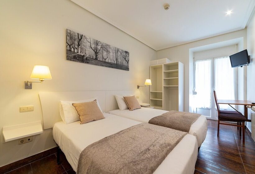 اتاق استاندارد با بالکن, Pension Aida