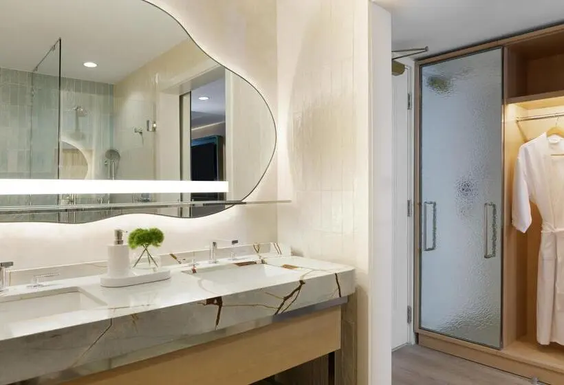 キングサイズベッドのデラックスルーム, Andaz Miami Beach Resort & Spa