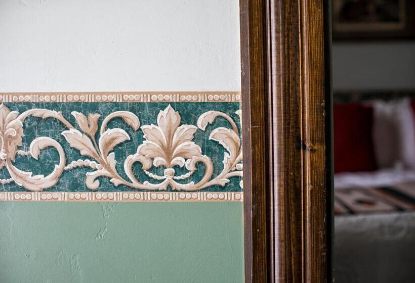 스탠다드 룸, Red Garter Inn