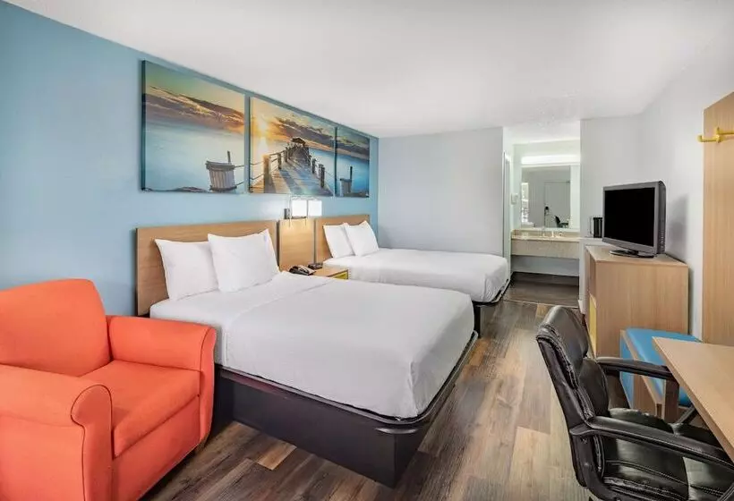 ２ダブルベッドのスタンダードルーム, Days Inn By Wyndham Pensacola I 10