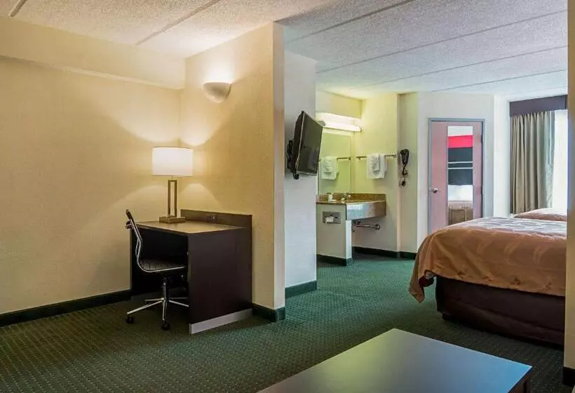 سوییت, Quality Suites Atlanta Airport East
