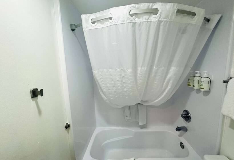 Quarto Estandar 2 Camas Casal, Ramada By Wyndham San Diego Airport
