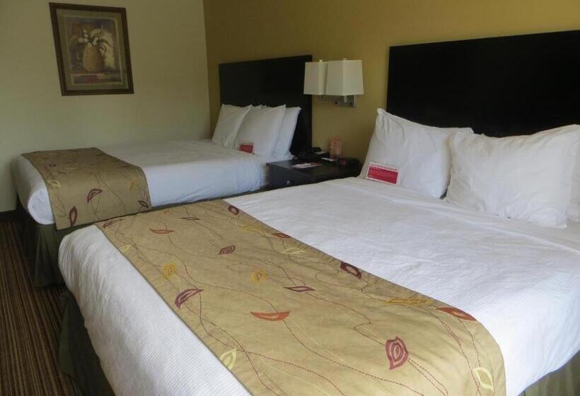 Номер Deluxe, Ramada By Wyndham Wisconsin Dells I 90
