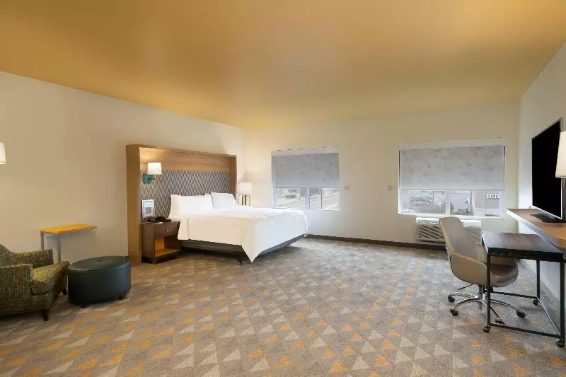 اتاق لوکس با تخت بزرگ, Red Roof Inn Lansing East  Msu