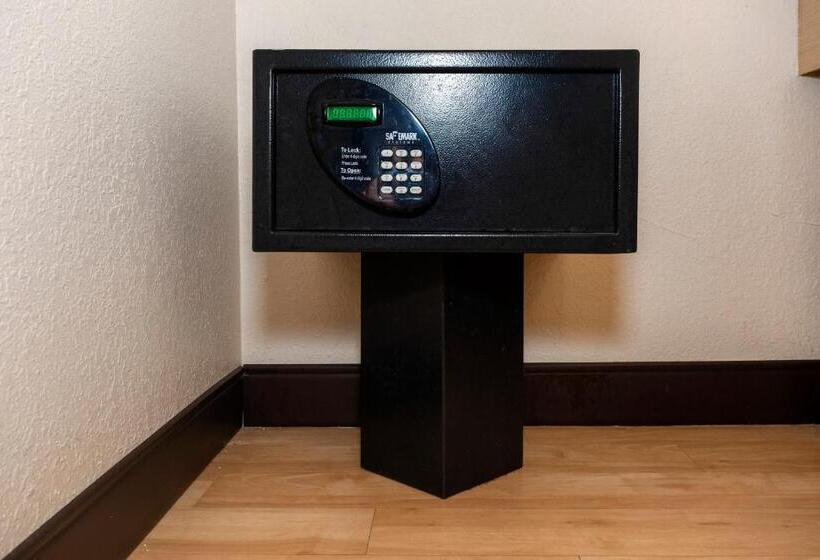 غرفه قياسيه سريرين مزدوجين, Red Roof Inn Plus+ & Suites Naples Downtown 5th Ave S