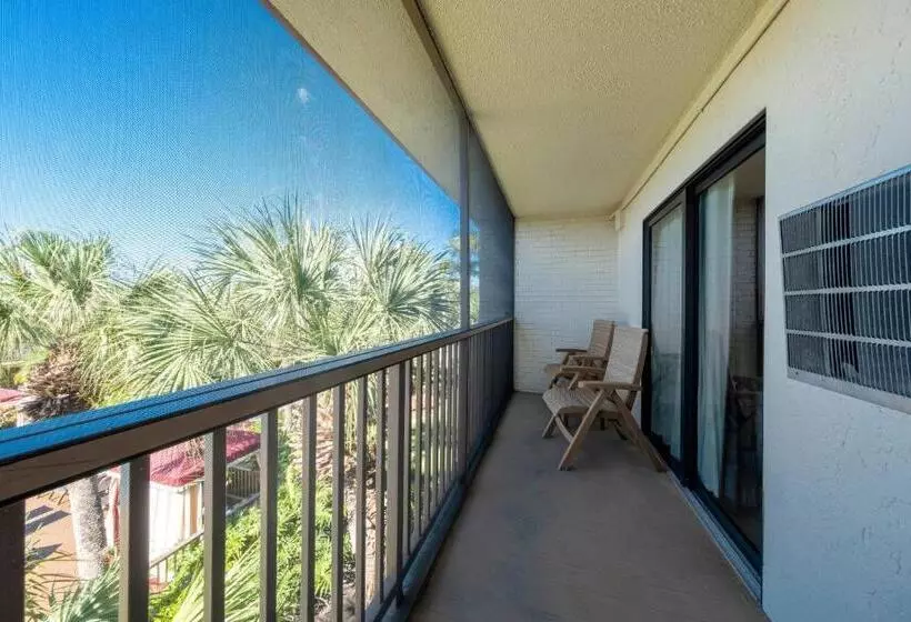 ２ダブルベッドのスタンダードルーム, Red Roof Inn Plus+ & Suites Naples Downtown 5th Ave S