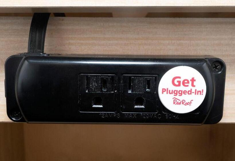 جناح, Red Roof Inn Plus+ & Suites Naples Downtown 5th Ave S