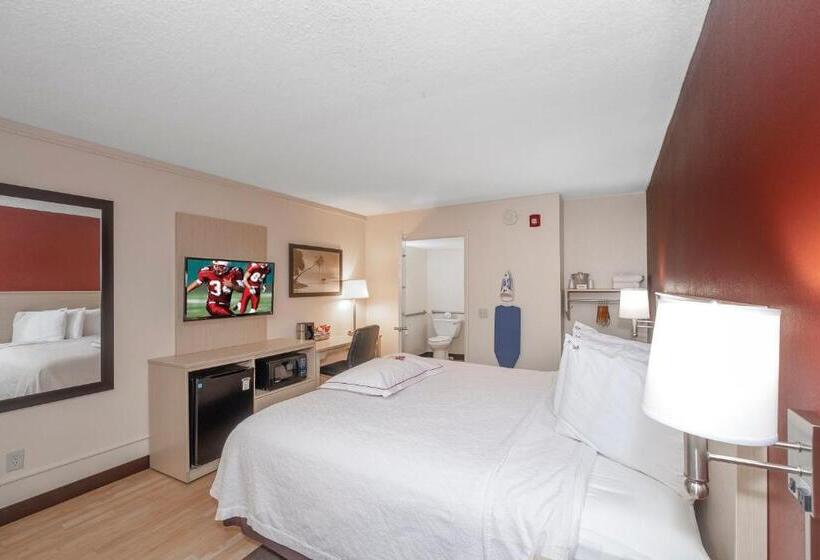 غرفة قياسية لذوى الاحتياجات الخاصة, Red Roof Inn Plus+ & Suites Naples Downtown 5th Ave S