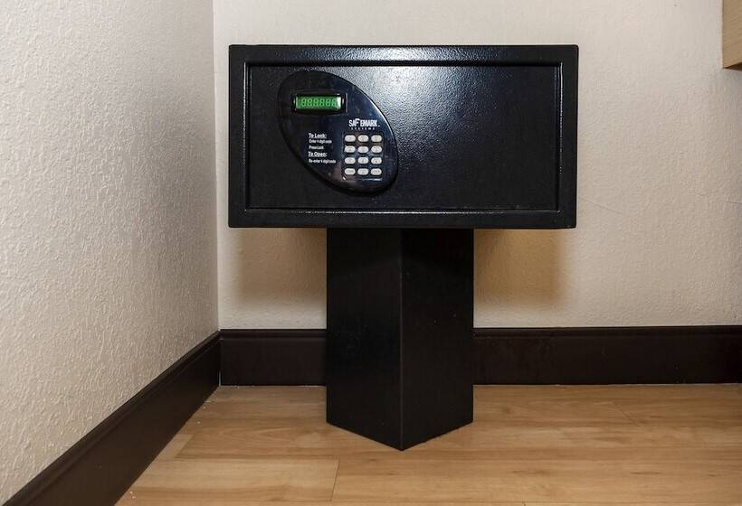 غرفه قياسيه سريرين مزدوجين, Red Roof Inn Plus+ & Suites Naples Downtown 5th Ave S