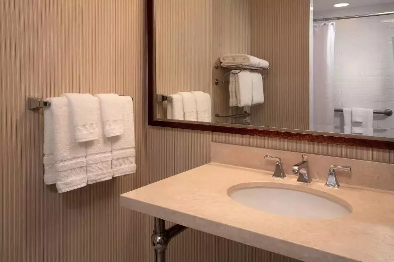 スタンダードルーム, Sheraton Louisville Riverside