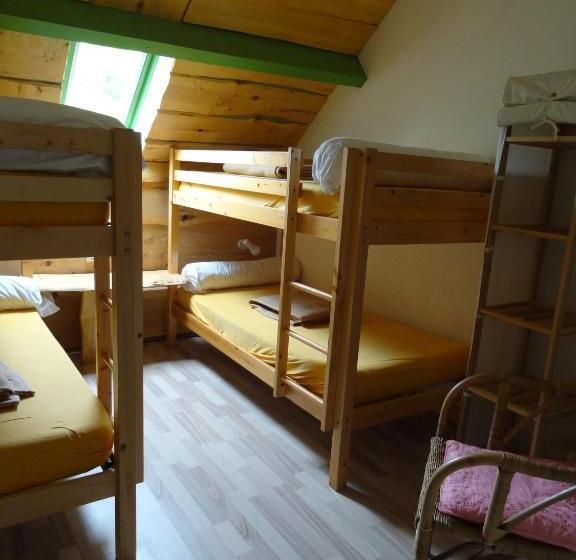 سرير فى غرفة مشتركه, Auberge La Soulan