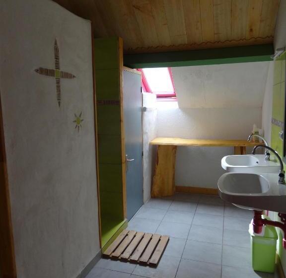 غرفة قياسية حمام مشترك, Auberge La Soulan