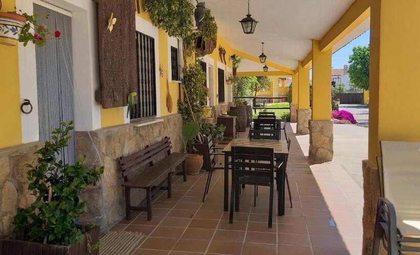 غرفة قياسية, La Posada Hípica