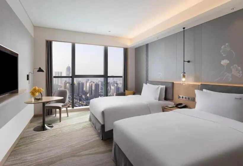キングサイズベッドのスタンダードルーム, Holiday Inn Guiyang City Center, An Ihg