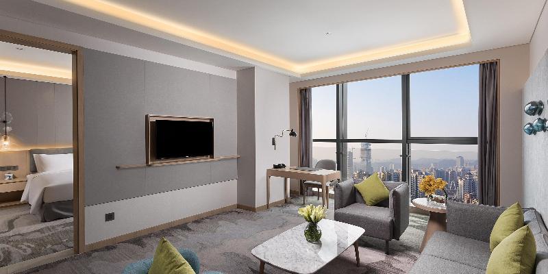 キングサイズベッドのスタンダードルーム, Holiday Inn Guiyang City Center, An Ihg