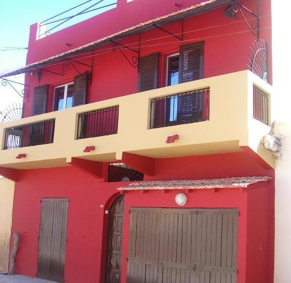 اتاق استاندارد با سرویس بهداشتی مشترک, Chez Titi