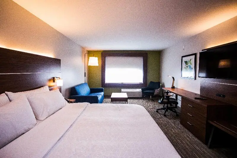 キングサイズベッドのスイートルーム, Holiday Inn Express & Suites Rehoboth Beach, An Ihg
