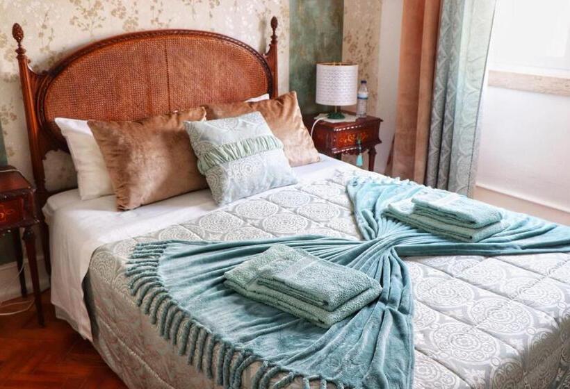 اتاق استاندارد با سرویس بهداشتی مشترک, Ameli Rooms