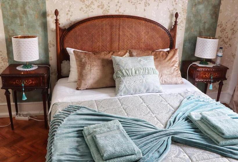 اتاق استاندارد با سرویس بهداشتی مشترک, Ameli Rooms