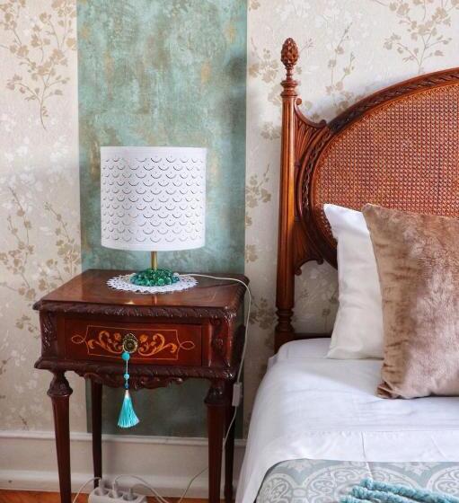 اتاق استاندارد با سرویس بهداشتی مشترک, Ameli Rooms