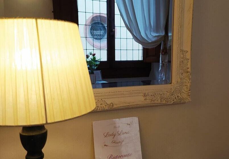 اتاق استاندارد, Lady Luna B&b