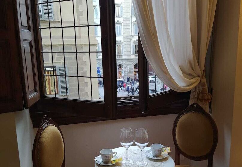 اتاق لوکس, Lady Luna B&b