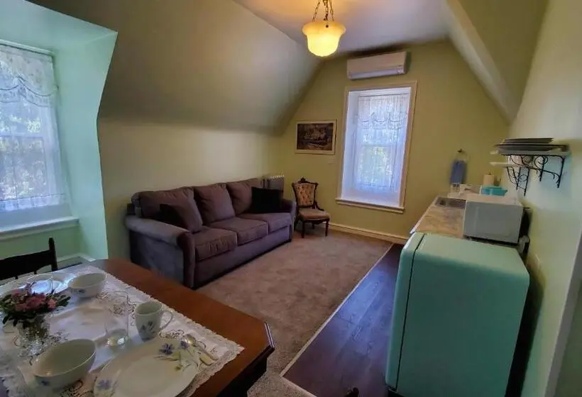 デラックススイート, Gifford Risley House Bed And Breakfast