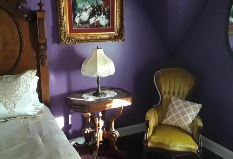 デラックススイート, Gifford Risley House Bed And Breakfast
