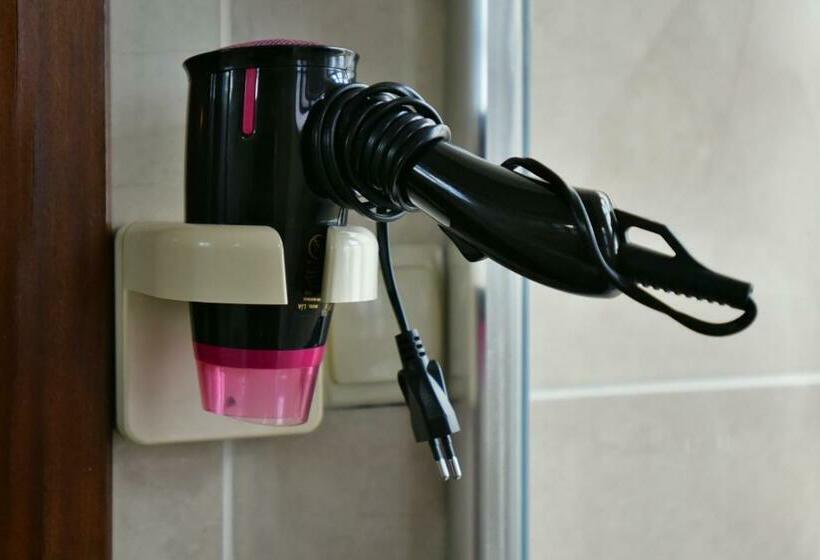 اتاق لوکس با تخت بزرگ, Cicerone Lodge