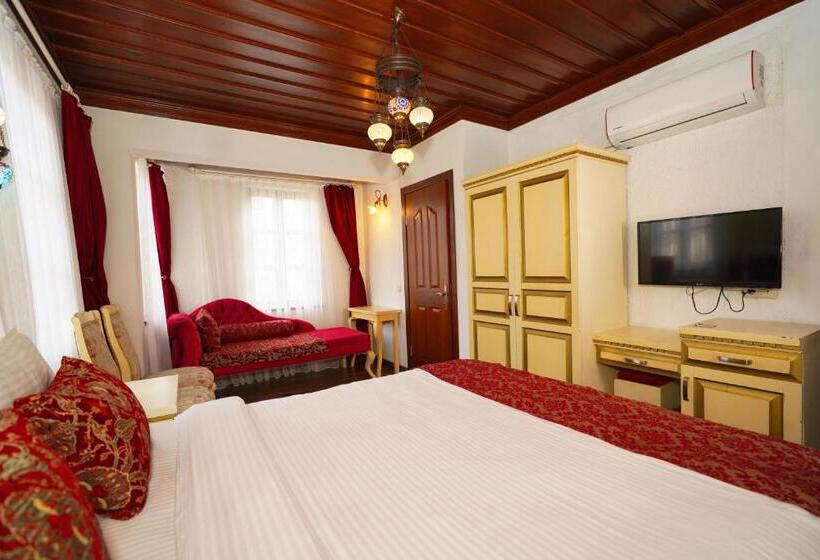 اتاق لوکس با تخت بزرگ, Cicerone Lodge
