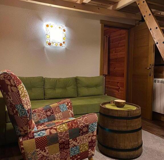 سوییت خانوادگی, Princess Nina Kolašin