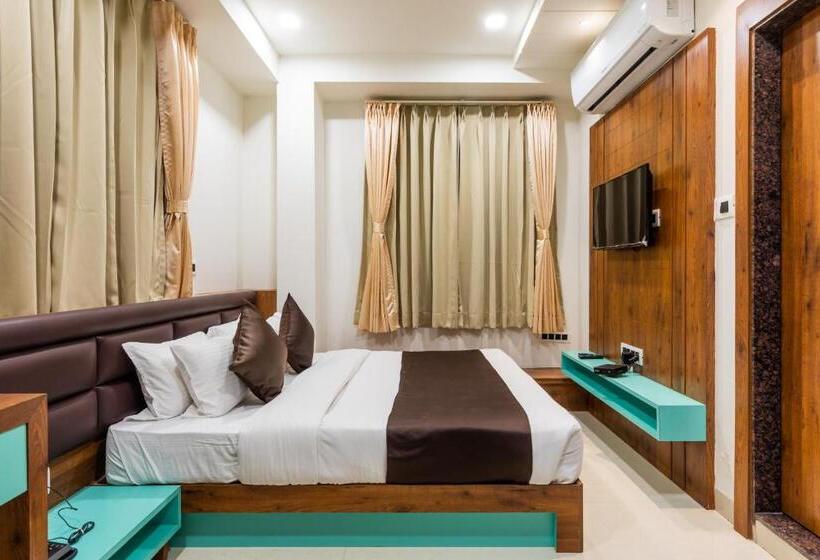 Номер Deluxe, The Grand Shaurya