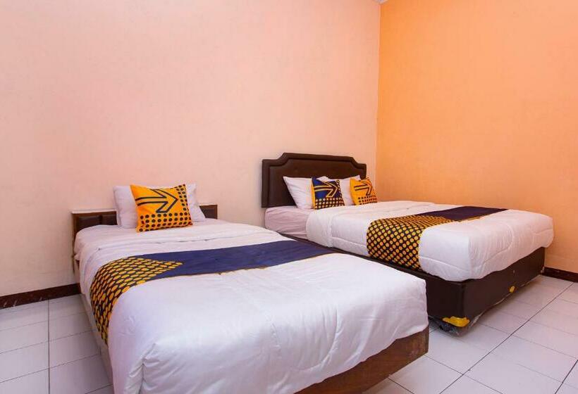 Трежместный Номер Economy, Spot On 2697 Homy House