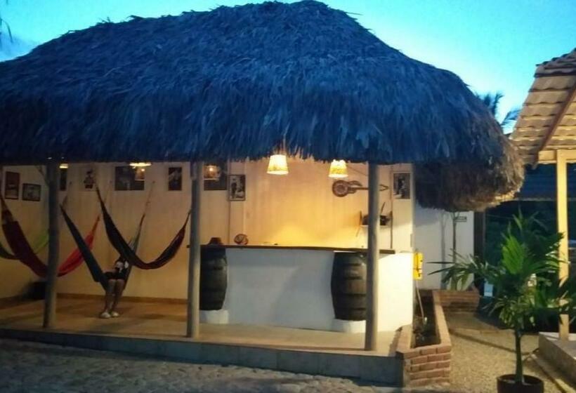 家庭间, El Leon Feliz Palomino