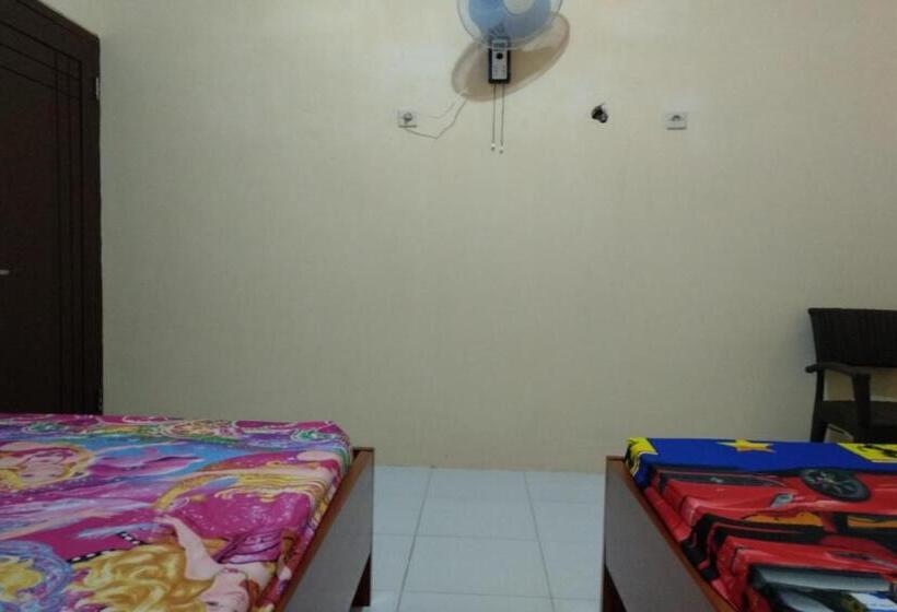 Standard Room, Kelapa Gading Homestay Syariah Redpartner
