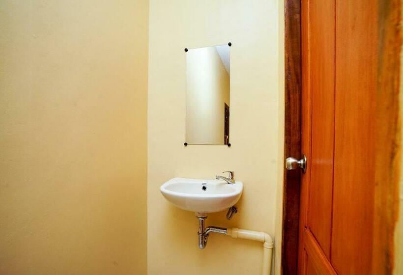Quarto Estandar, Oyo 2656 Az Zahra Residence Syariah