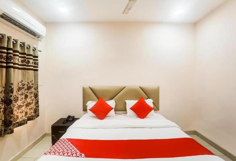 Трехместный Номер Классика, Oyo 47091  Eagle