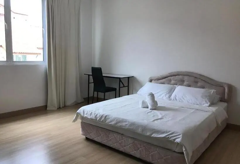 Standardrum, Island Hostel