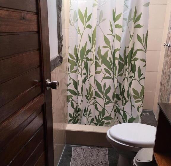 اتاق استاندارد سه نفره, Guest House Great Hostels Amazon
