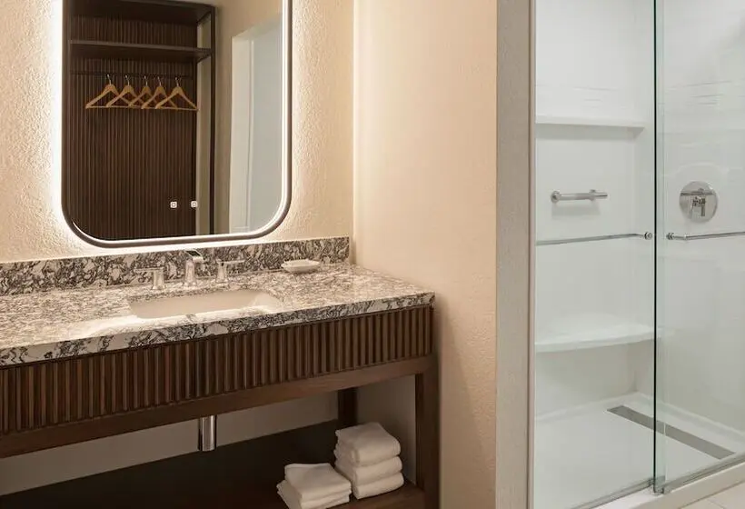 身障者適用スイートルーム, Burton House, Beverly Hills, A Tribute Portfolio Hotel
