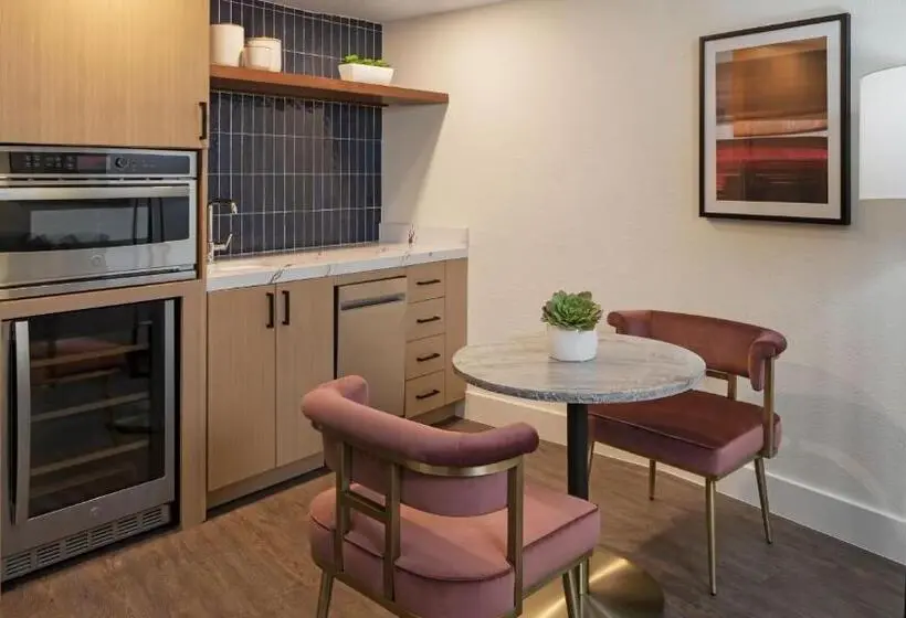 スイート, Burton House, Beverly Hills, A Tribute Portfolio Hotel