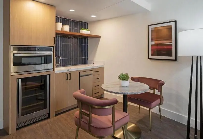 スイート, Burton House, Beverly Hills, A Tribute Portfolio Hotel