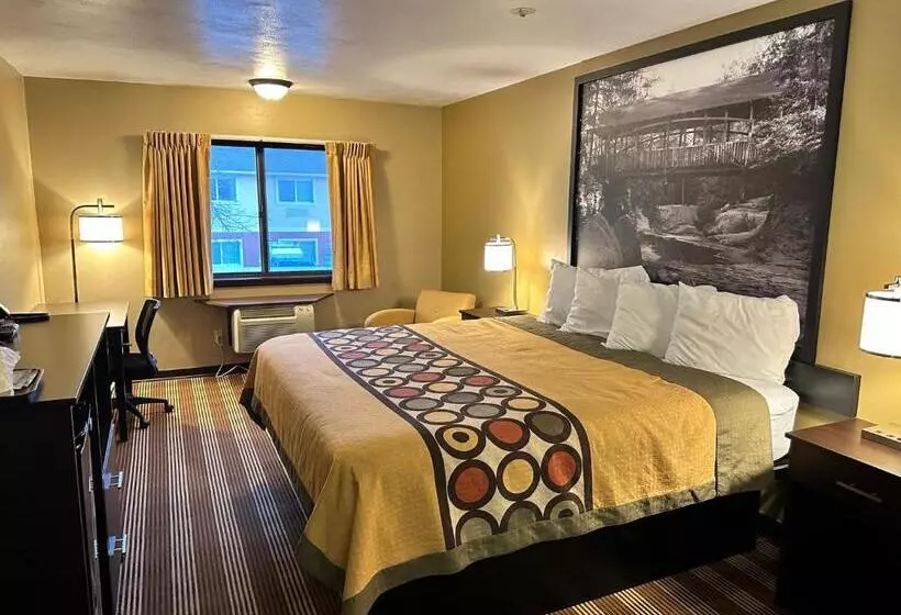 اتاق استاندارد با تخت بزرگ, Super 8 By Wyndham Eau Claire Wi