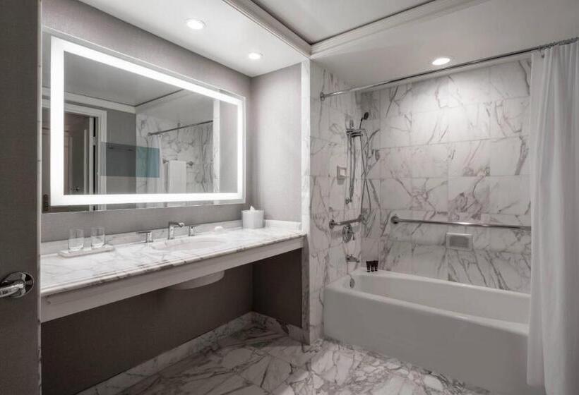 חדר סטנדרט עם מיטת קינג, The Ritzcarlton, St. Louis