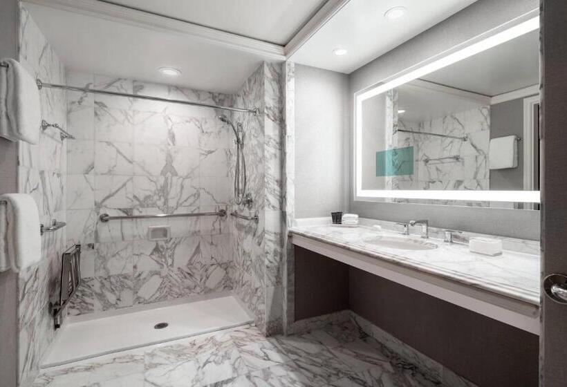 חדר סטנדרט עם מיטת קינג, The Ritzcarlton, St. Louis