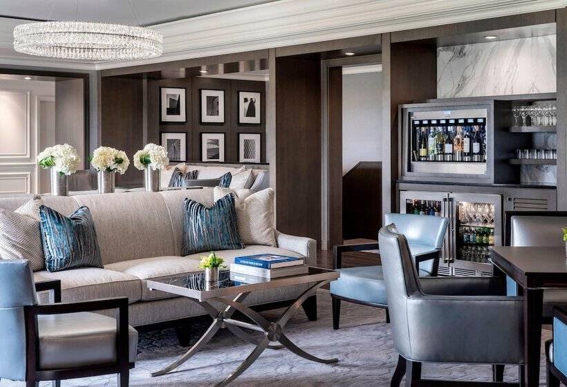 Номер Клуб, The Ritzcarlton, St. Louis