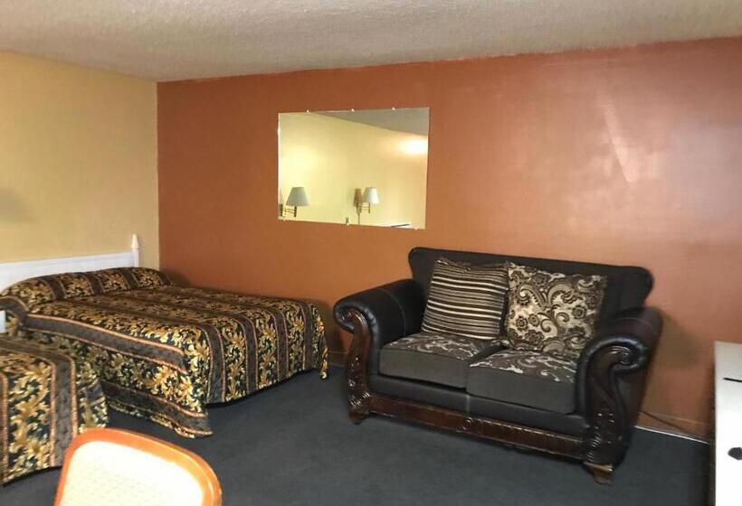 3 Bedroom Suite, Regalodge Motel